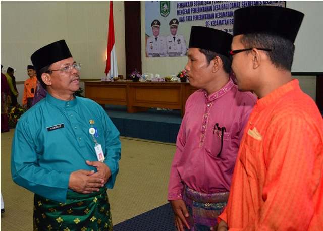 Ratusan Aparatur Kecamatan dan Desa Ikuti Sosialisasi Perda dan Perbup